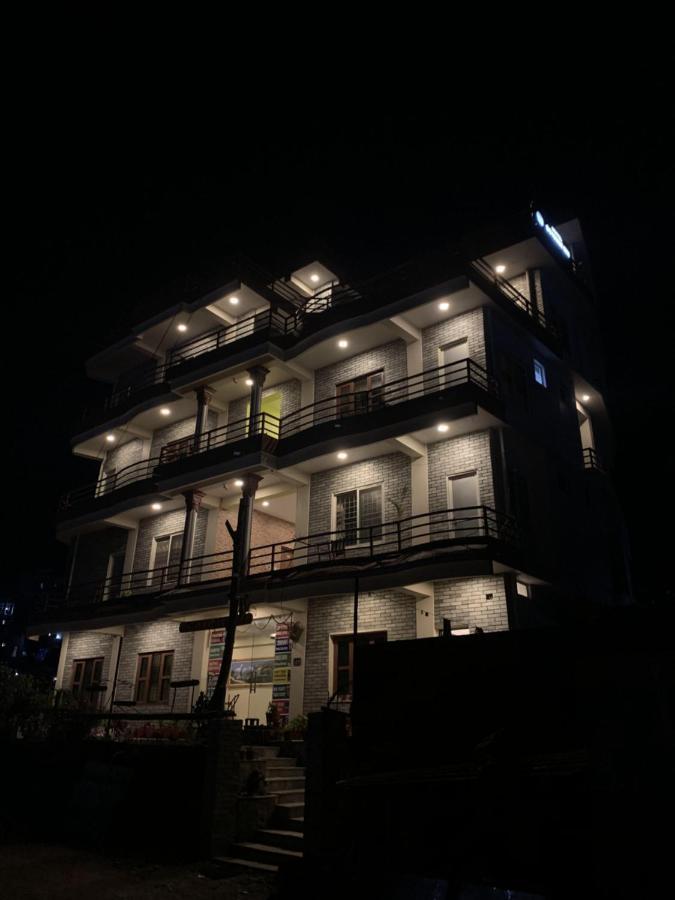 October Inn Pokhara Exterior foto