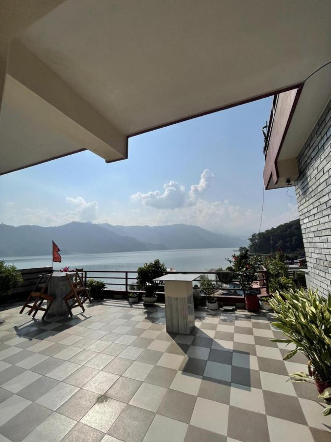 October Inn Pokhara Exterior foto