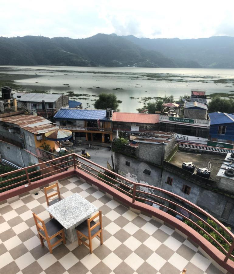 October Inn Pokhara Exterior foto